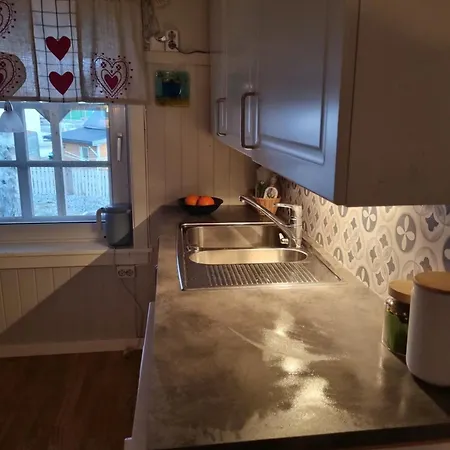 Huset I Stamsund * Rishaugen